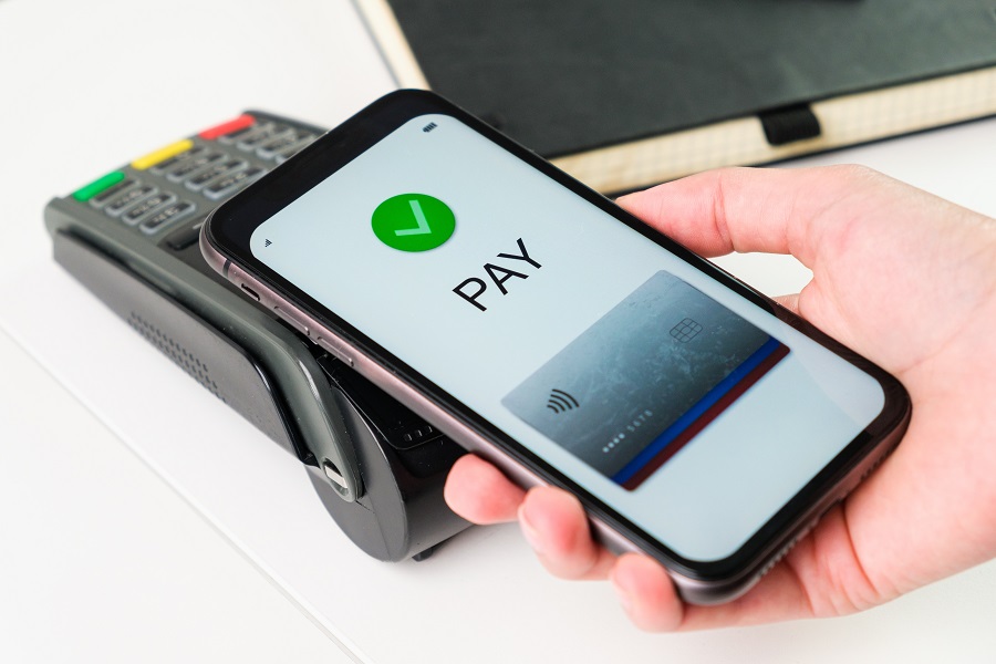 Customer,Paying,Bill,Using,Mobile,Phone,Application,And,Pos,Terminal