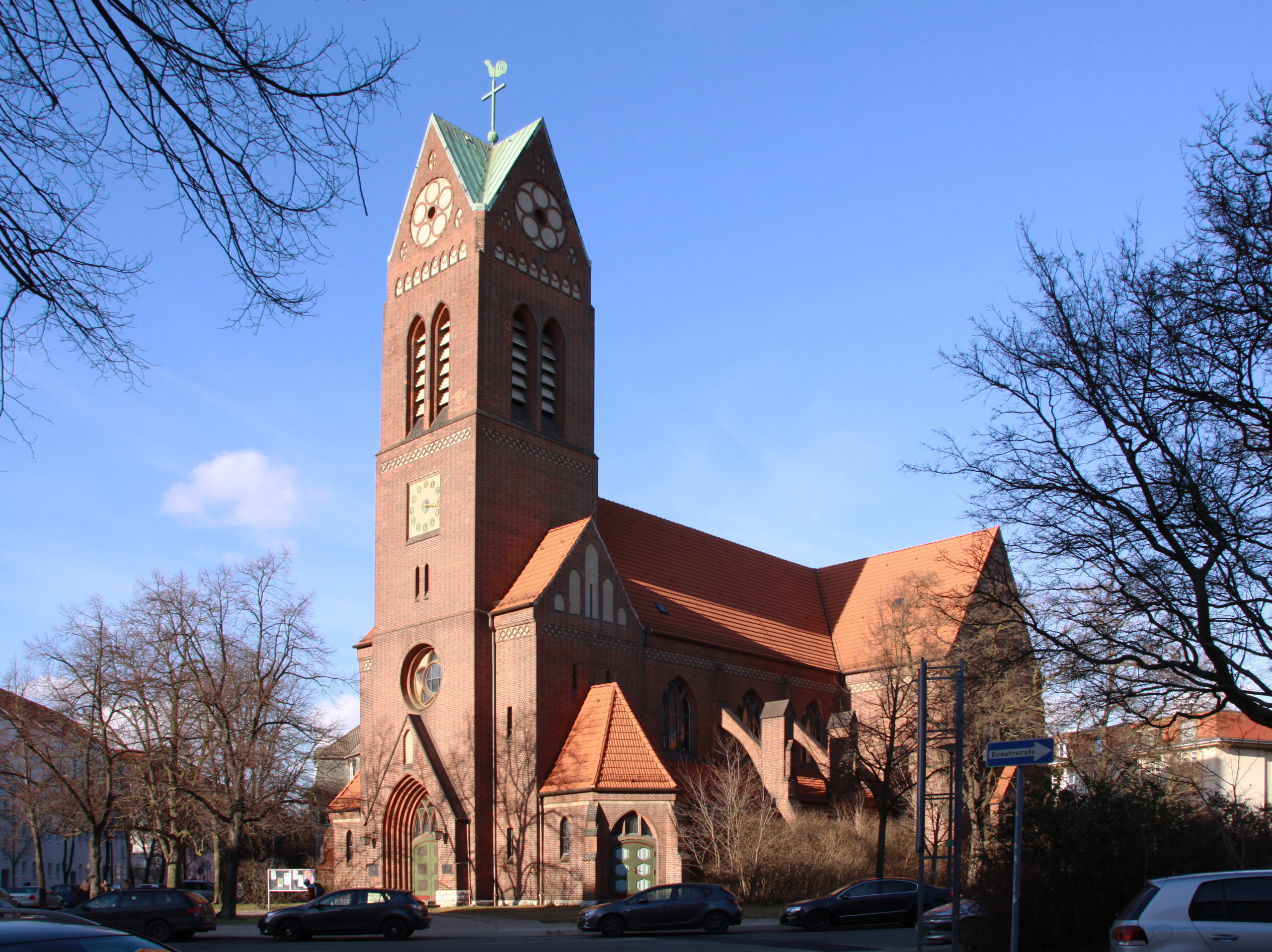 Katholische_Kirche_St._Antonius-Berlin-Oberschöneweide_by-Leila-Paul-5